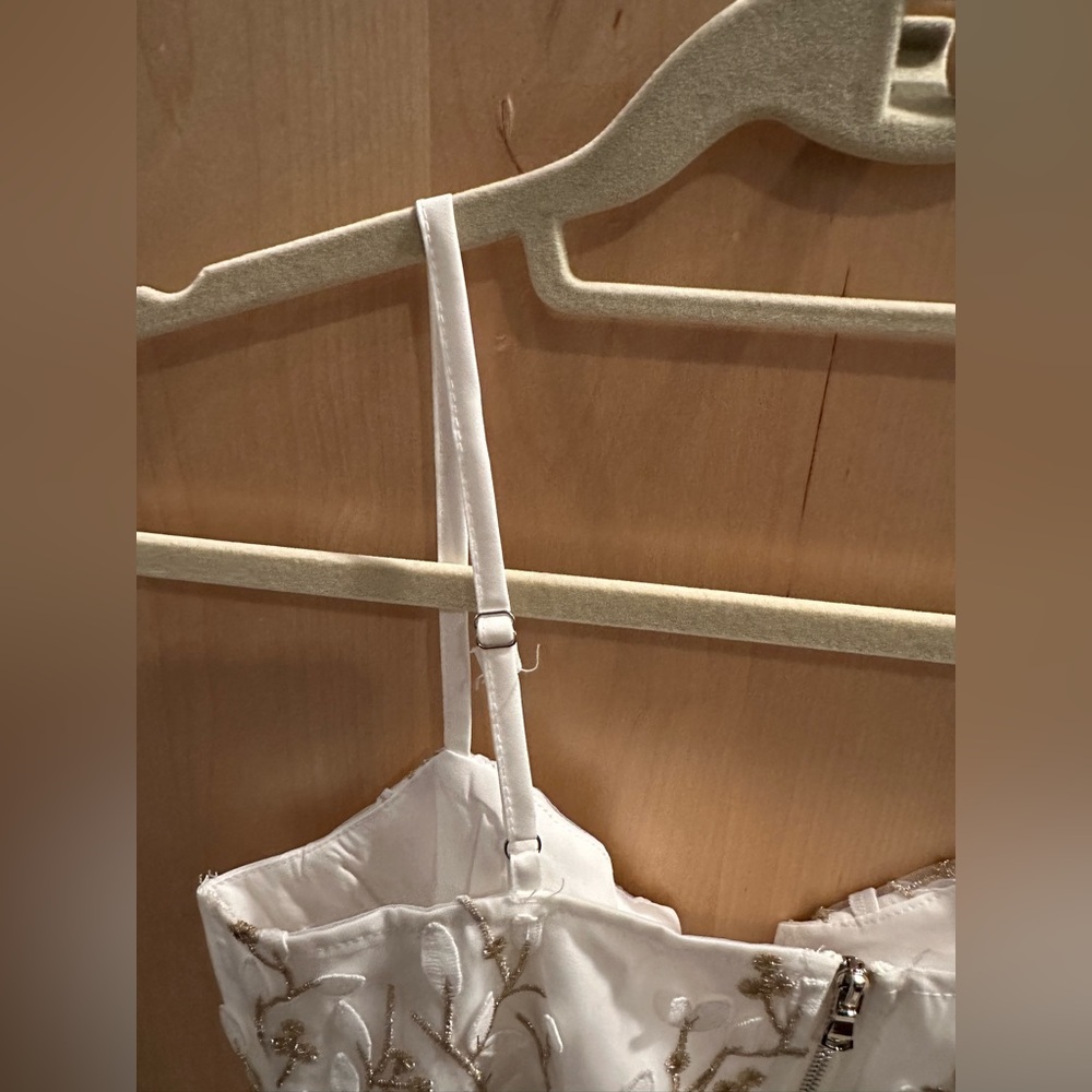 Women’s White & Gold Top (XS) - Picture 10 of 13
